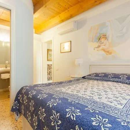 Talamo Rooms
