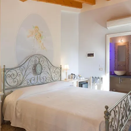 Talamo Rooms